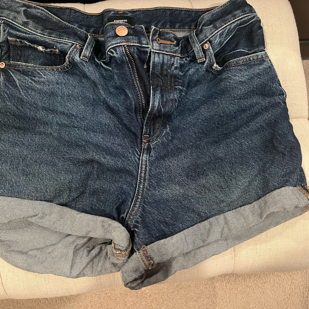 High rise, bottom cuff rise 5 Jean shorts. Express. Size 8